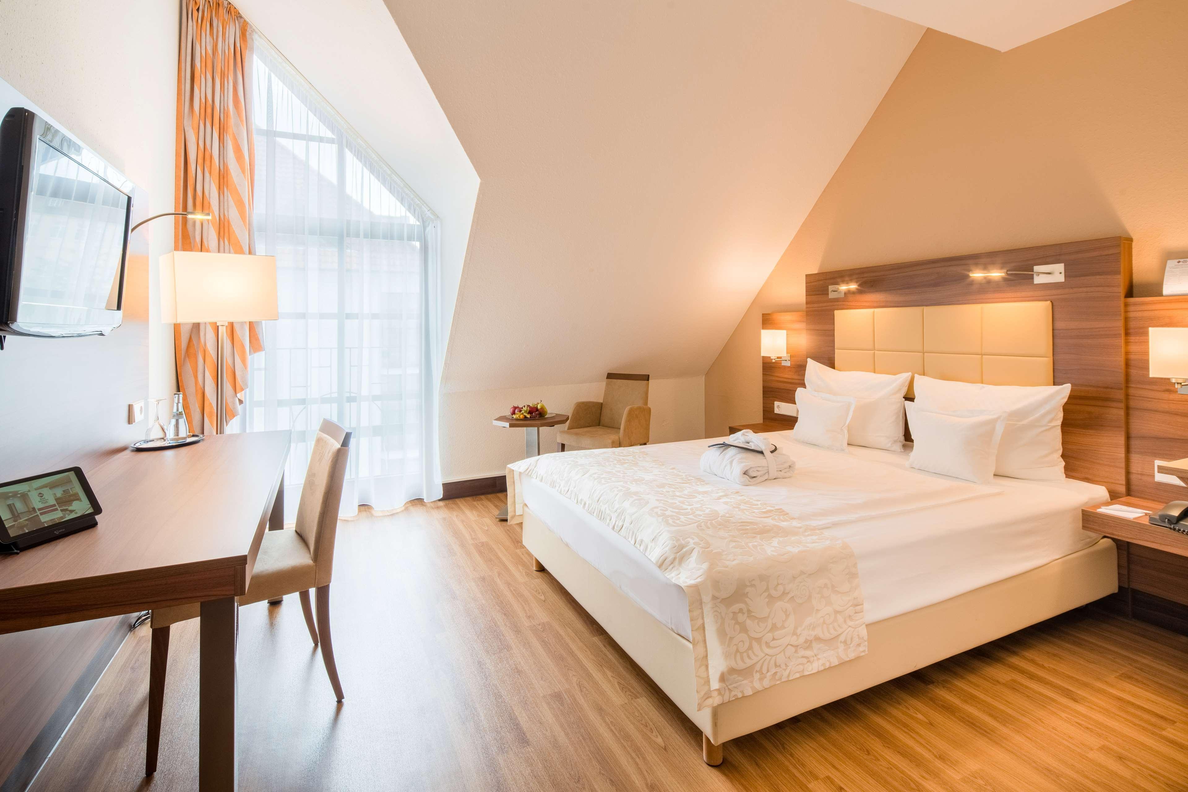 Best Western Plus Hotel Am Schlossberg Нюртинген Экстерьер фото