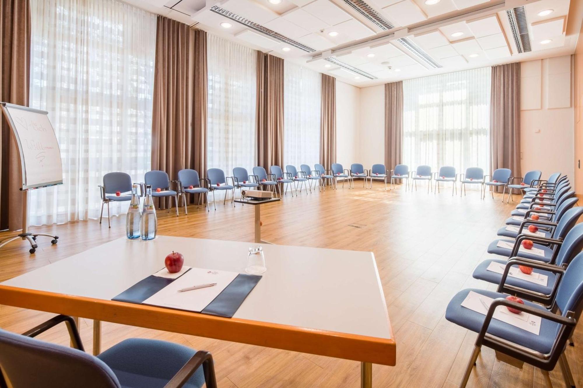 Best Western Plus Hotel Am Schlossberg Нюртинген Экстерьер фото