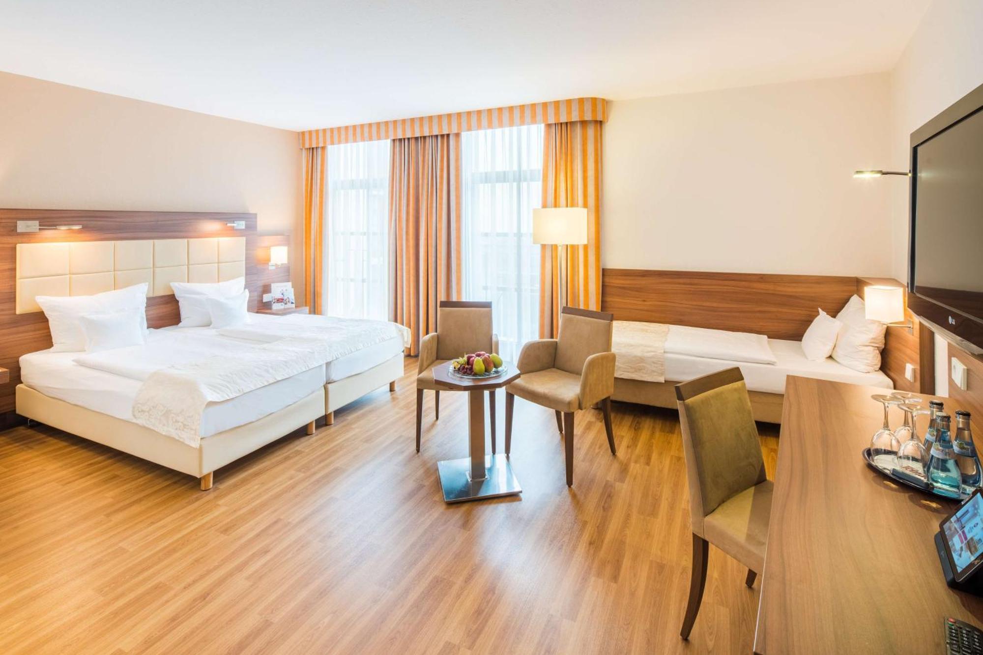 Best Western Plus Hotel Am Schlossberg Нюртинген Экстерьер фото